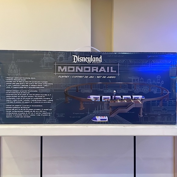 Disneyland Monorail Playset NEW - Picture 3 of 3
